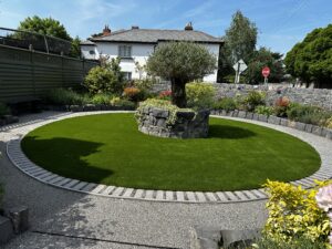 Circle artificial grass garden